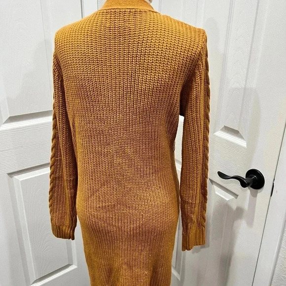 Olive and Oak long Camel Cardigan button front with pockets - Picture 4 of 6